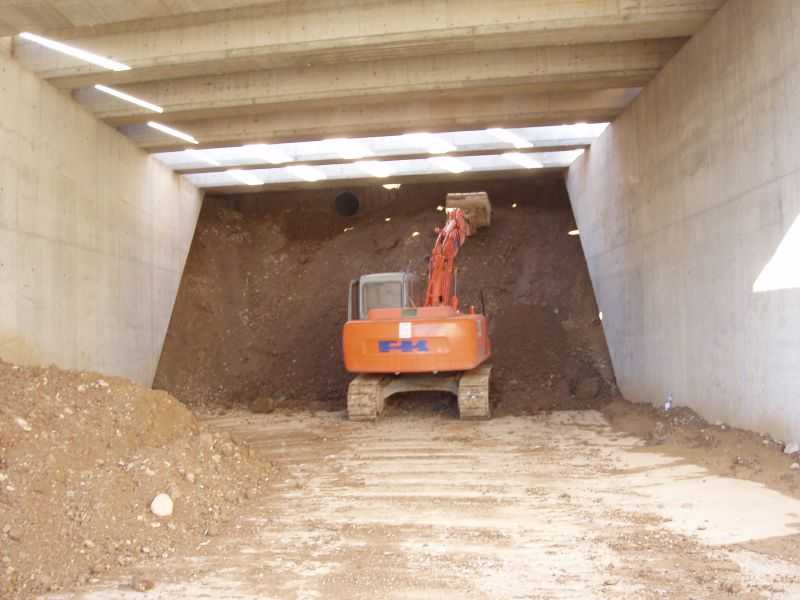 08-Sottopasso ferroviario a spinta.JPG